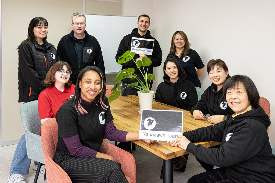 Kanazawa Tours Team